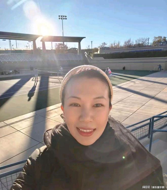 美国巡演撒狗粮夫妻相十足令人羡！凯发首页登录萧敬腾林有慧形影不离