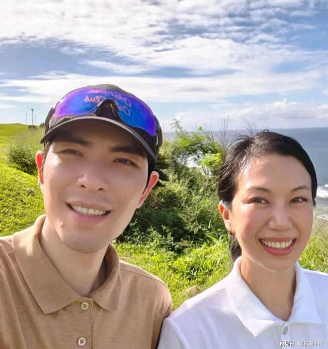 美国巡演撒狗粮夫妻相十足令人羡！凯发首页登录萧敬腾林有慧形影不离(图8)