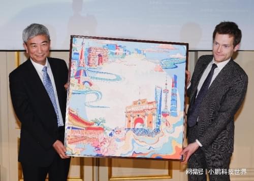 走进卢浮宫展现中国丝绸创新之美凯发k8一触即发丝所时尚大秀