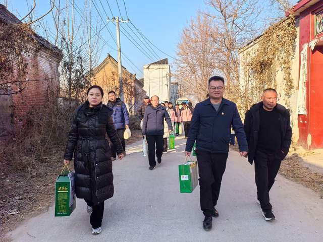医药学院党总支开展主题党日活动凯发K8河南应用技术职业学院(图4)
